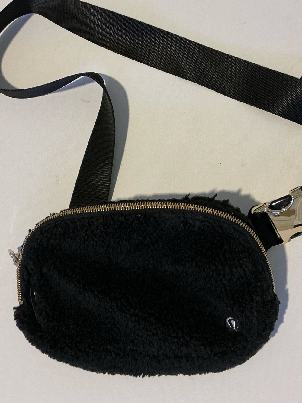 Lululemon Everywhere Belt Bag Fleece Sherpa Black